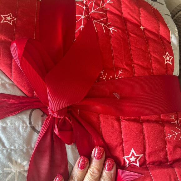 NWT AVANTI home full/queen CHRISTMAS quilt and sham set. - Picture 7 of 16